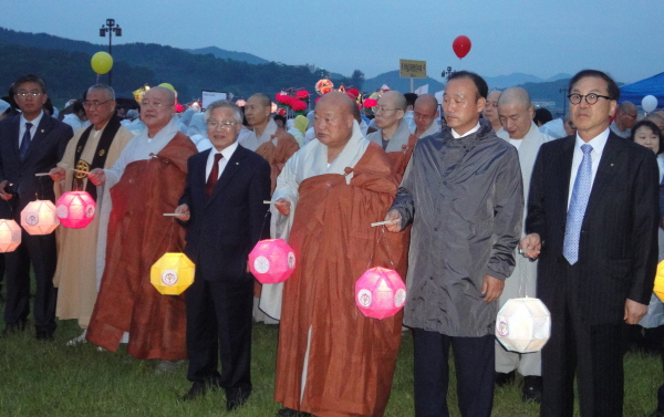 경주 형산강 연등축제 성황리 개최