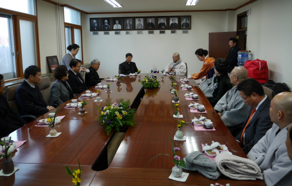 동화사 성문스님, 천주교에 아기예수 탄생 축하