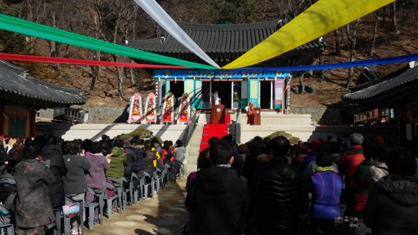 [TV 리포트] 선본사 극락전 삼존불 개금불사 회향